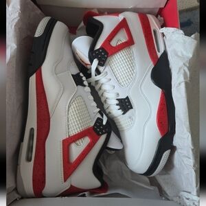 Air Jordan Retro 4